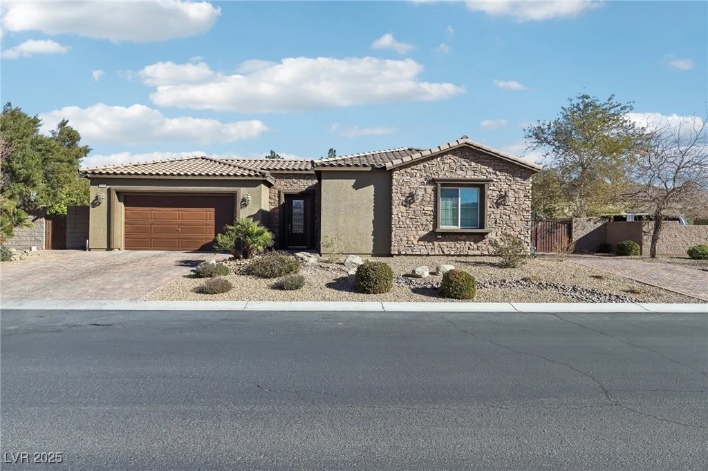 8716 Purple Wisteria, Las Vegas, NV 89131