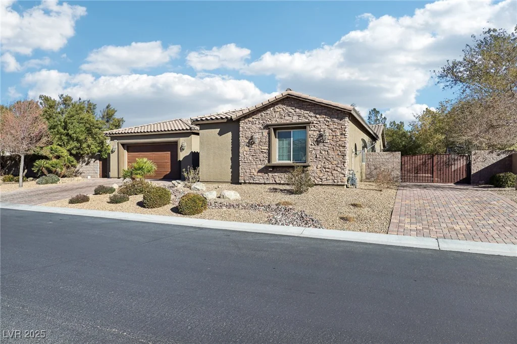 8716 Purple Wisteria, Las Vegas, NV 89131