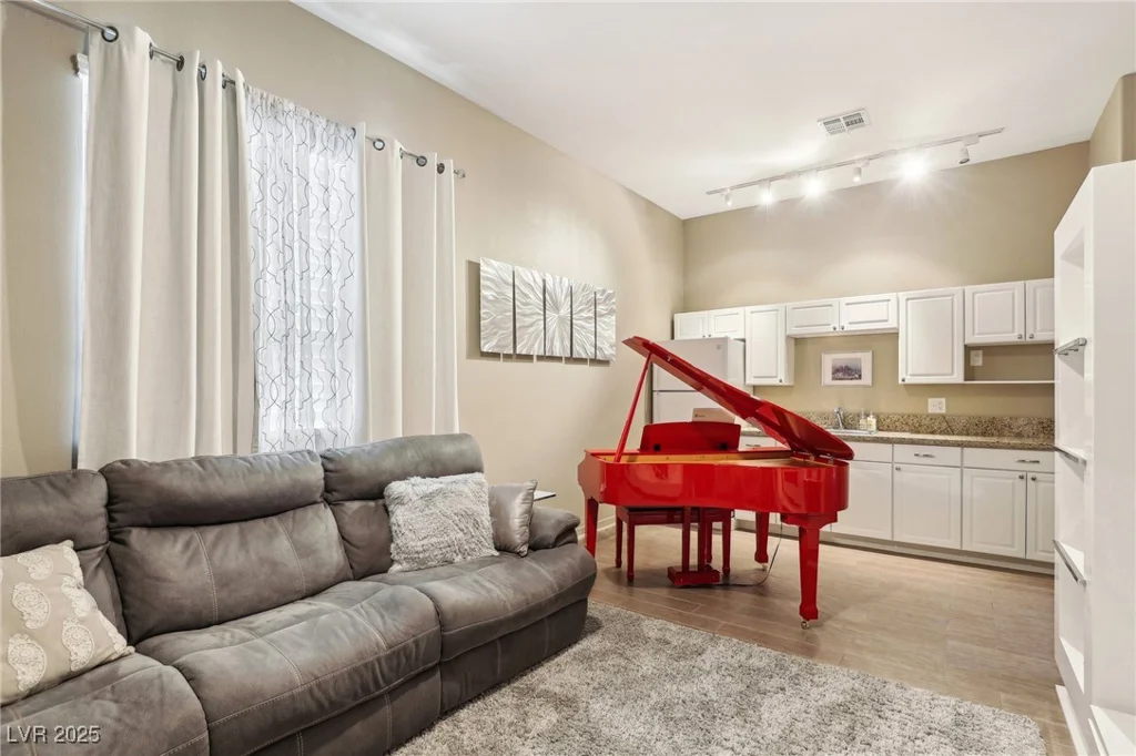 8716 Purple Wisteria, Las Vegas, NV 89131
