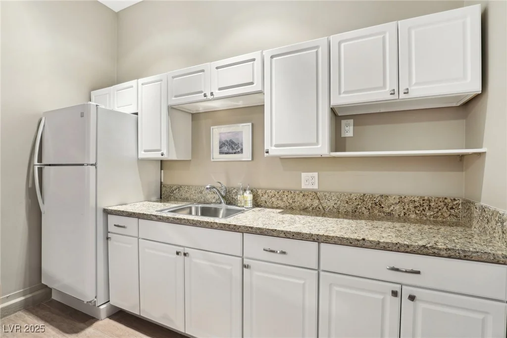 8716 Purple Wisteria, Las Vegas, NV 89131
