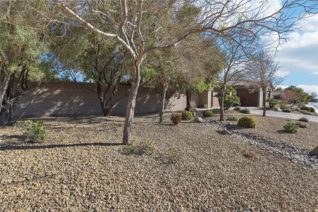 8716 Purple Wisteria, Las Vegas, NV 89131