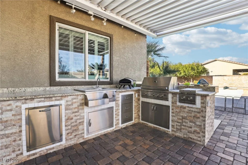 8716 Purple Wisteria, Las Vegas, NV 89131