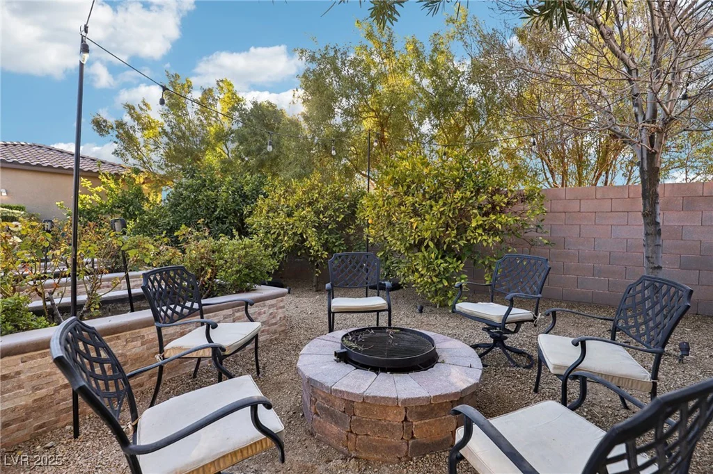 8716 Purple Wisteria, Las Vegas, NV 89131