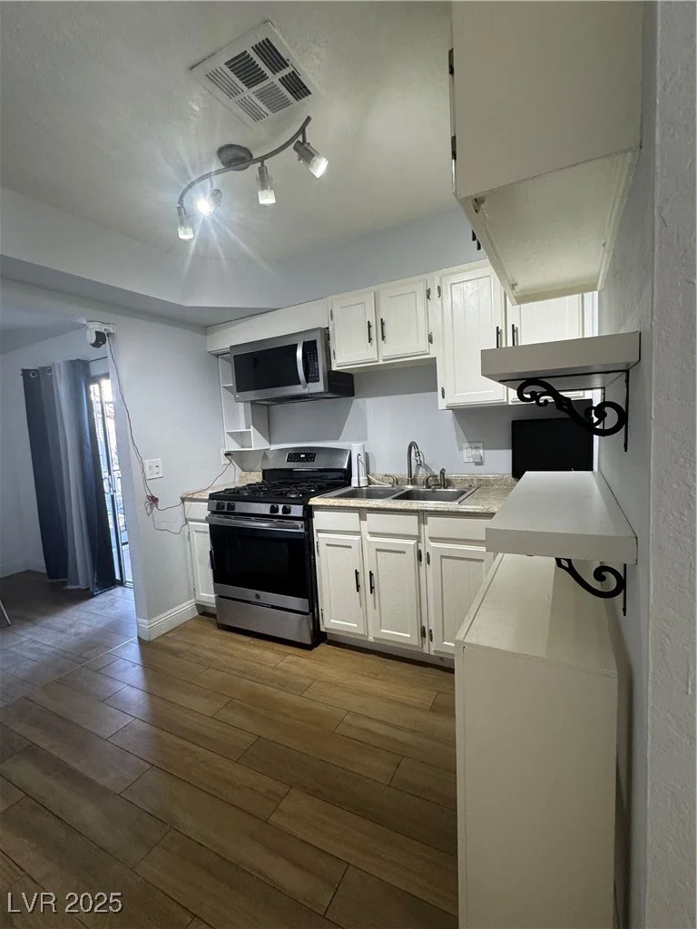 3940 Voxna, Las Vegas, NV 89119