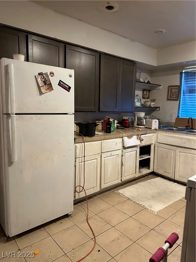 3822 Don Carlos, Las Vegas, NV 89121