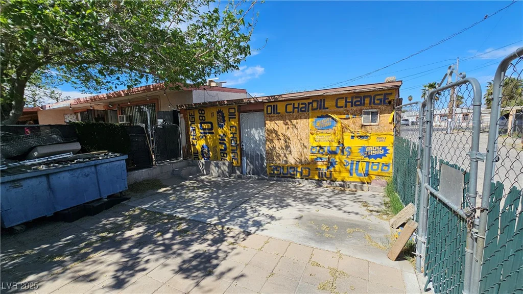 2120 Glider, North Las Vegas, NV 89030