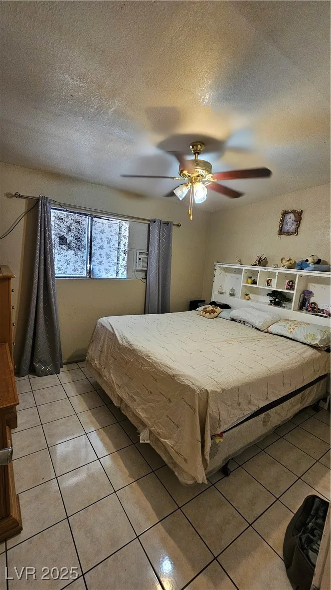 2120 Glider, North Las Vegas, NV 89030