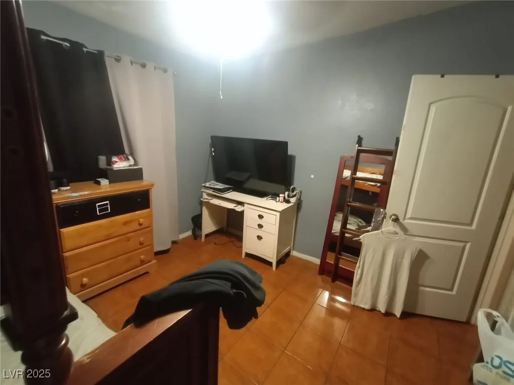 2120 Glider, North Las Vegas, NV 89030