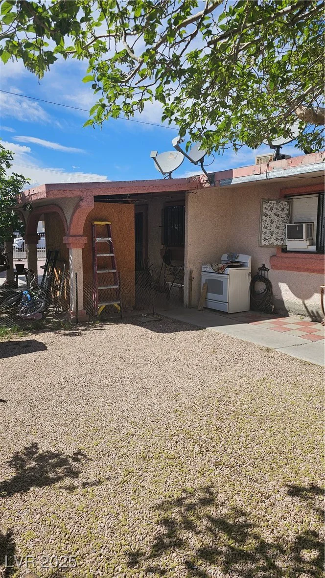 2120 Glider, North Las Vegas, NV 89030