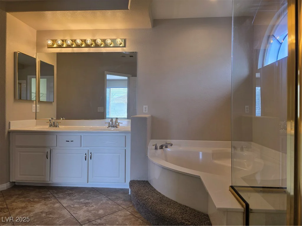 8313 Mountain Heather, Las Vegas, NV 89149