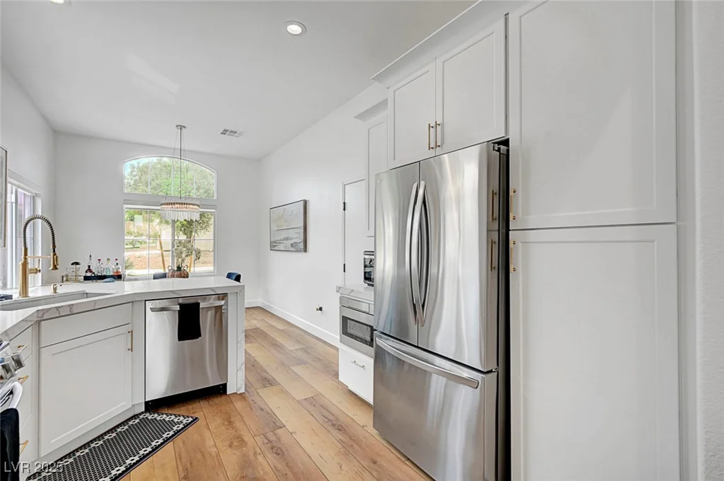 228 McHenry, Las Vegas, NV 89144