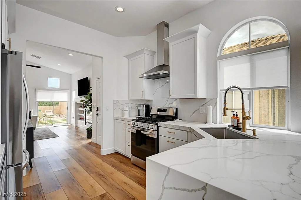 228 McHenry, Las Vegas, NV 89144