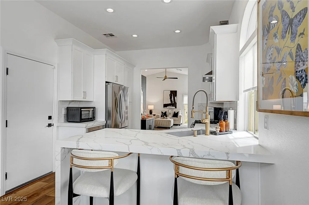228 McHenry, Las Vegas, NV 89144