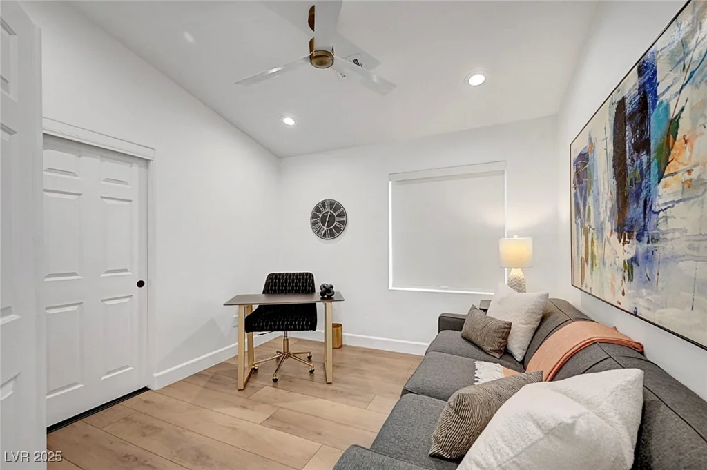 228 McHenry, Las Vegas, NV 89144