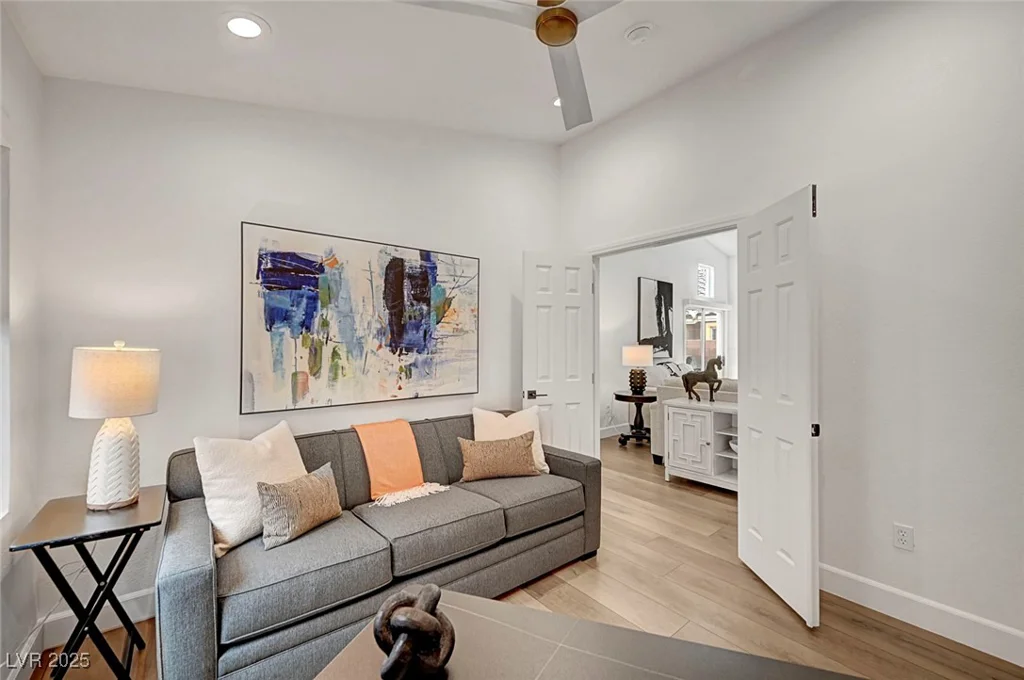 228 McHenry, Las Vegas, NV 89144