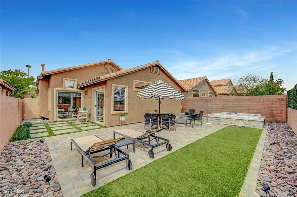 228 McHenry, Las Vegas, NV 89144