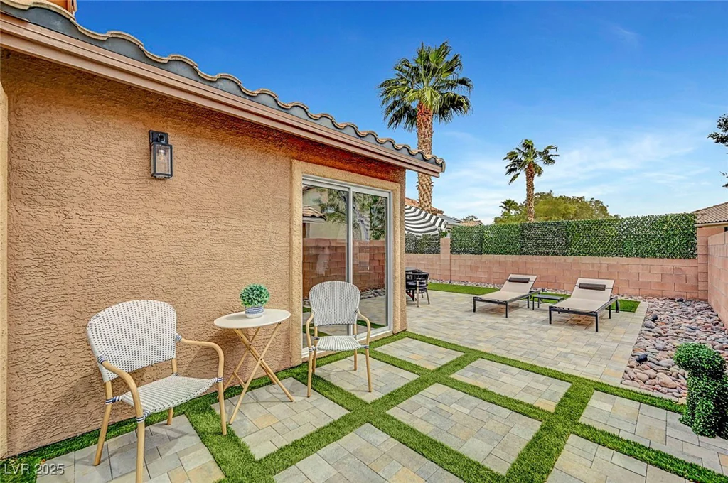 228 McHenry, Las Vegas, NV 89144