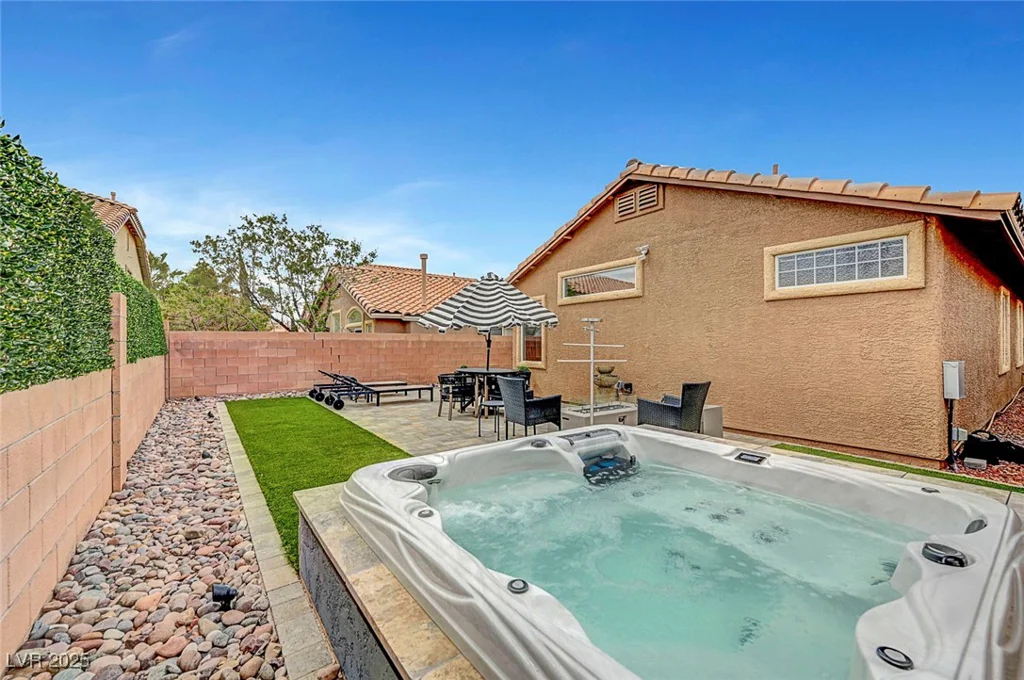 228 McHenry, Las Vegas, NV 89144
