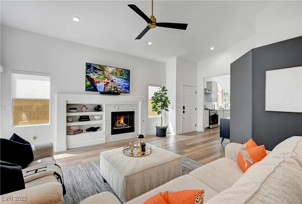 228 McHenry, Las Vegas, NV 89144