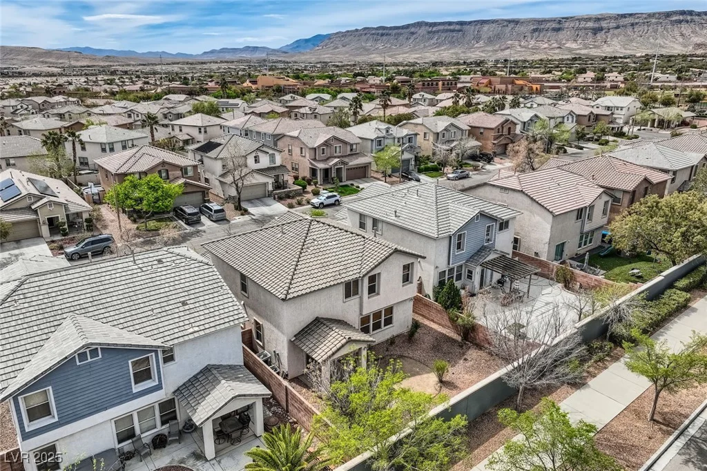 10808 Wallflower, Las Vegas, NV 89135
