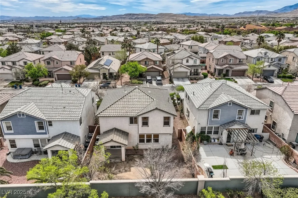10808 Wallflower, Las Vegas, NV 89135
