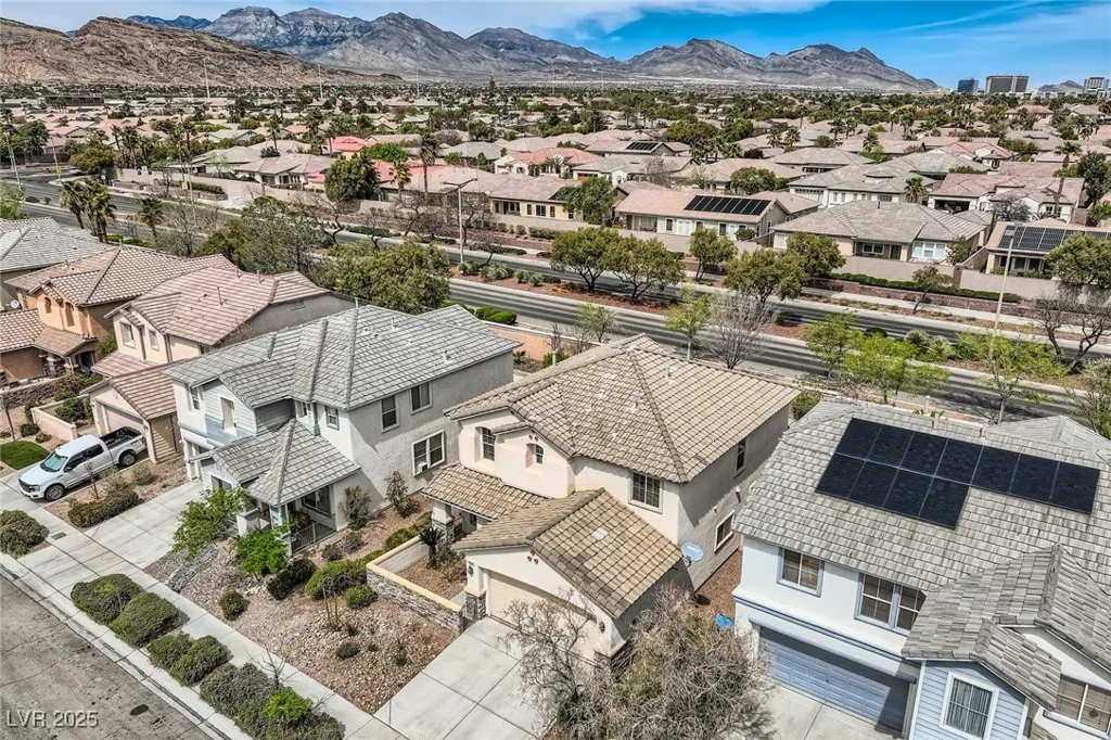10808 Wallflower, Las Vegas, NV 89135