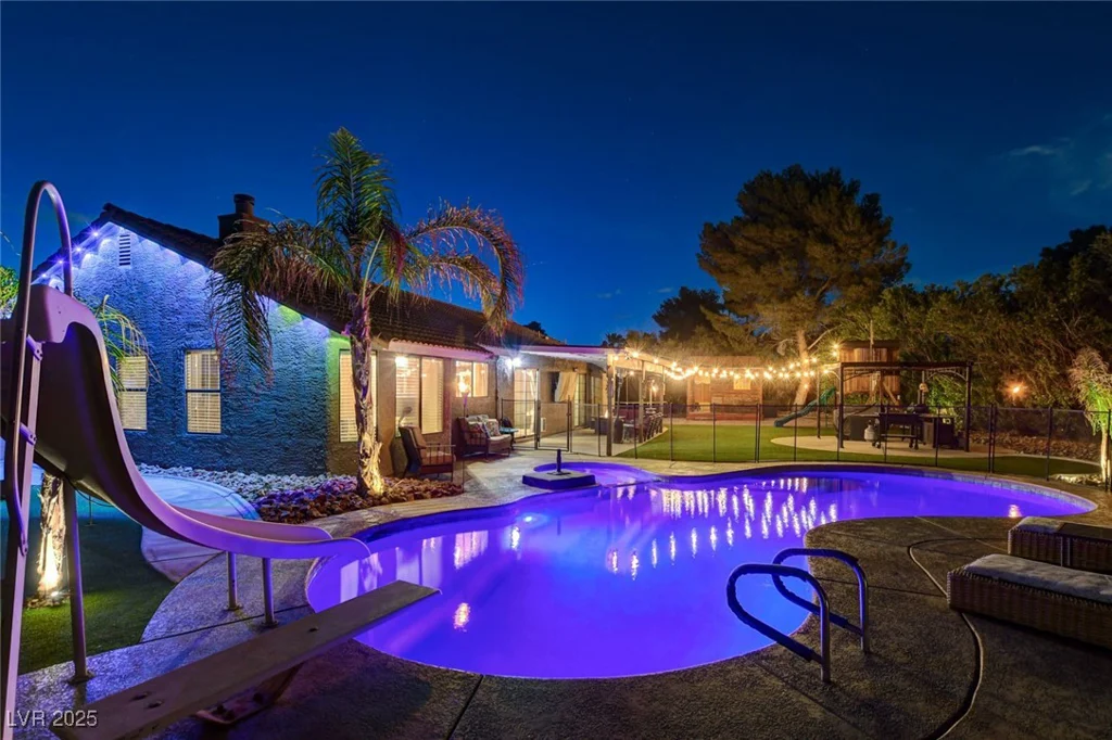3110 Palmdesert, Las Vegas, NV 89120