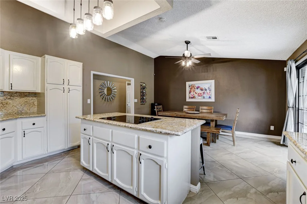 3110 Palmdesert, Las Vegas, NV 89120