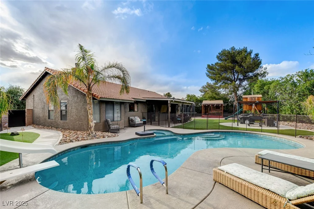 3110 Palmdesert, Las Vegas, NV 89120