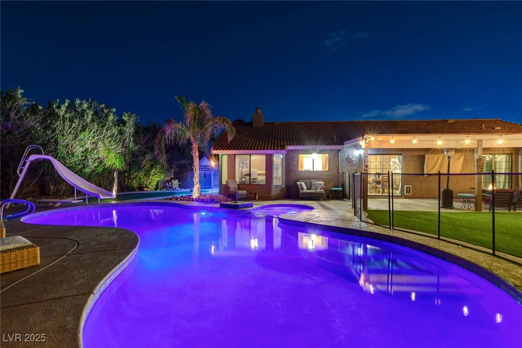 3110 Palmdesert, Las Vegas, NV 89120