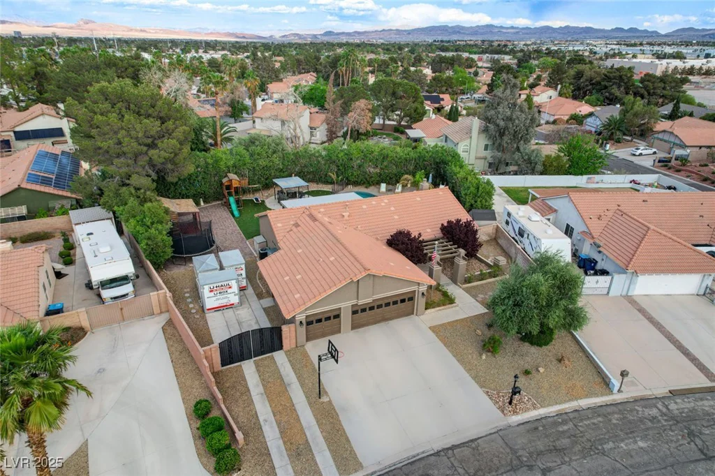 3110 Palmdesert, Las Vegas, NV 89120