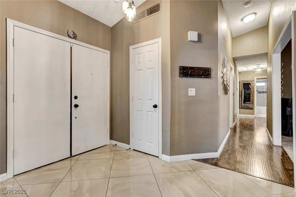 3110 Palmdesert, Las Vegas, NV 89120
