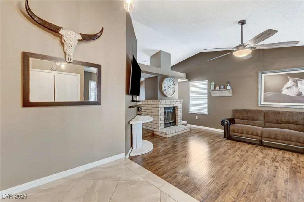 3110 Palmdesert, Las Vegas, NV 89120