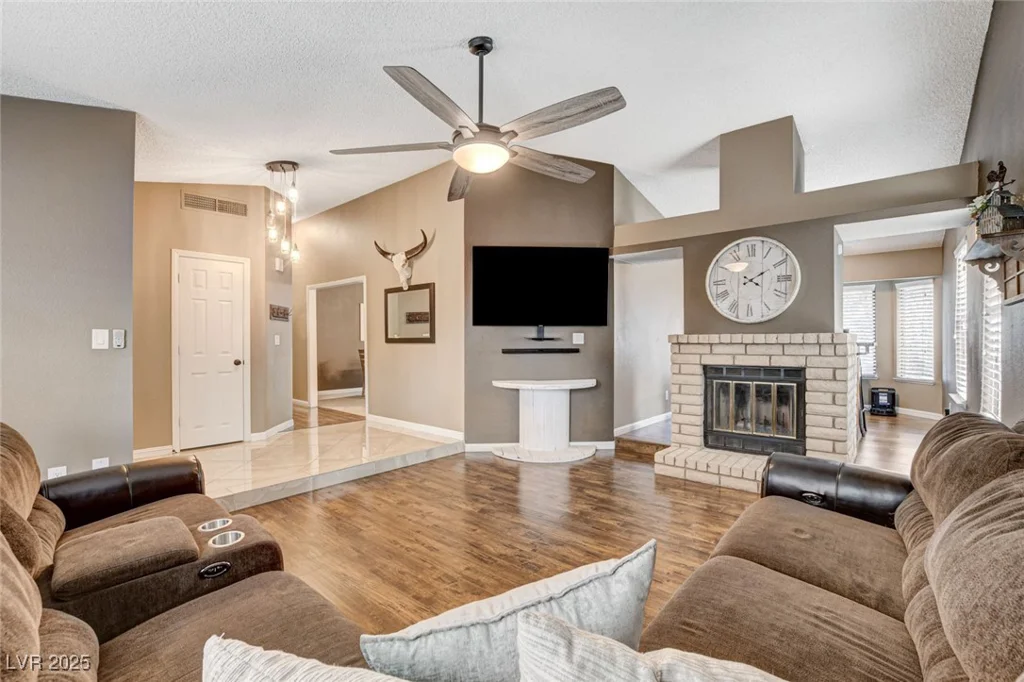 3110 Palmdesert, Las Vegas, NV 89120