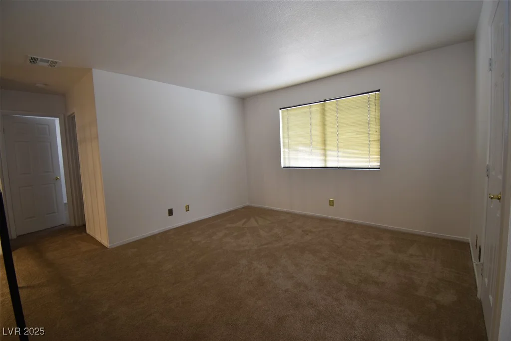 2431 Old Forge, Las Vegas, NV 89121