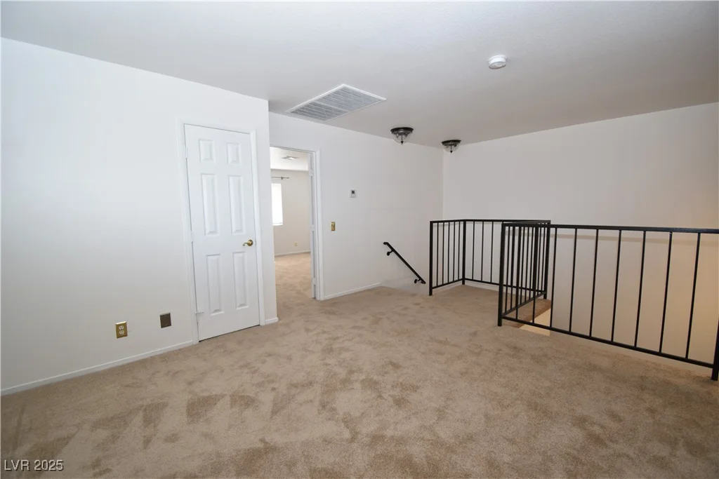 2431 Old Forge, Las Vegas, NV 89121