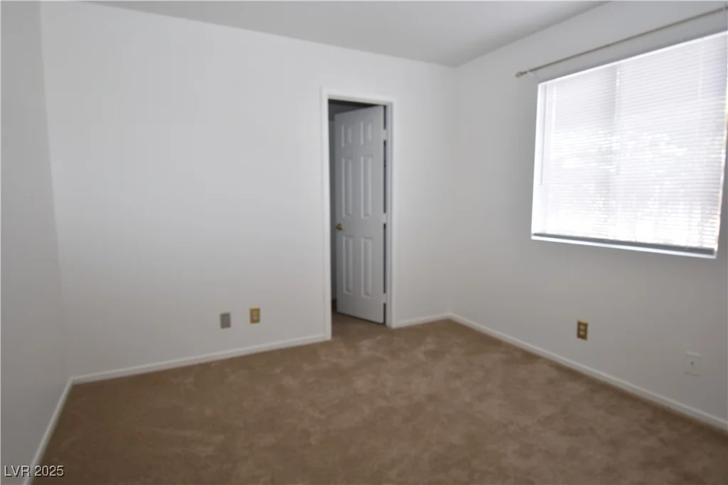2431 Old Forge, Las Vegas, NV 89121