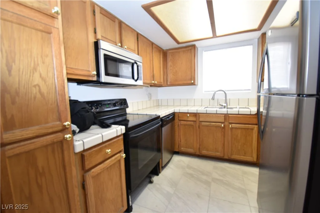 2431 Old Forge, Las Vegas, NV 89121