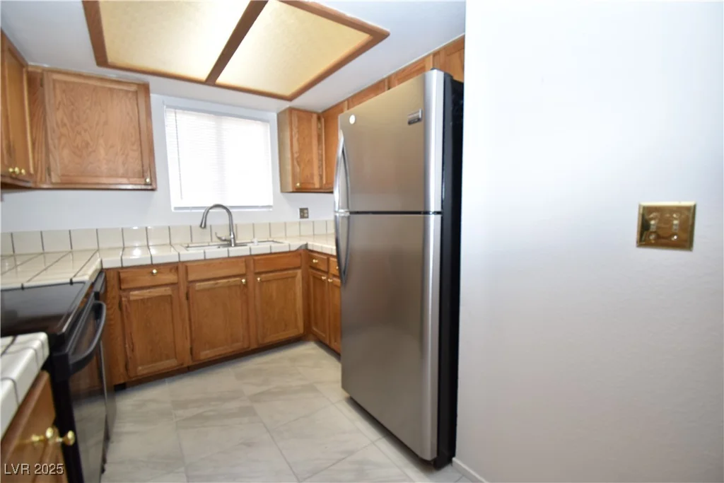 2431 Old Forge, Las Vegas, NV 89121