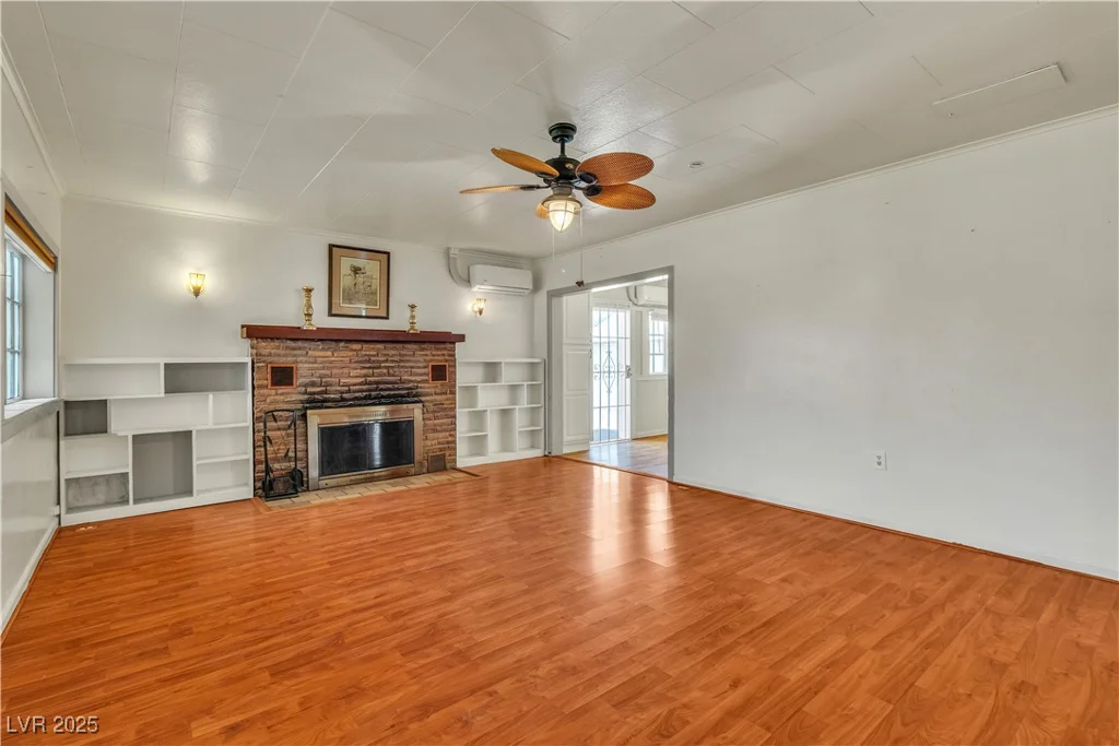 5906 Bunch, Las Vegas, NV 89122