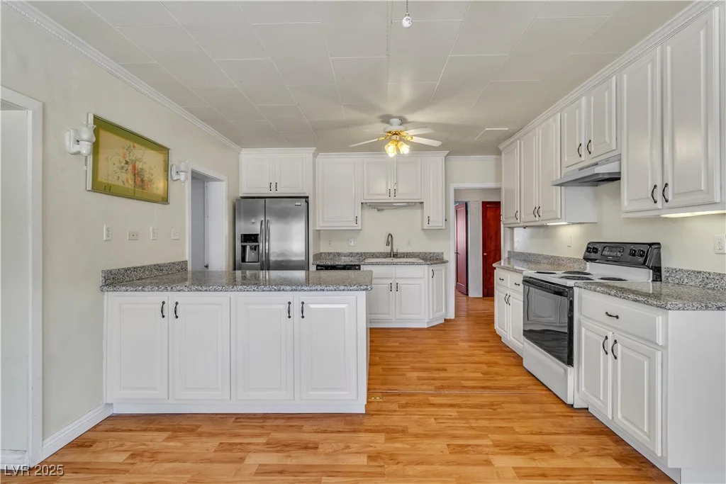 5906 Bunch, Las Vegas, NV 89122