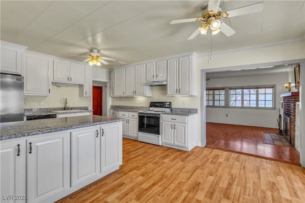 5906 Bunch, Las Vegas, NV 89122