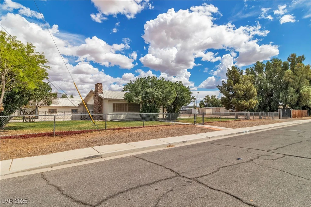 5906 Bunch, Las Vegas, NV 89122