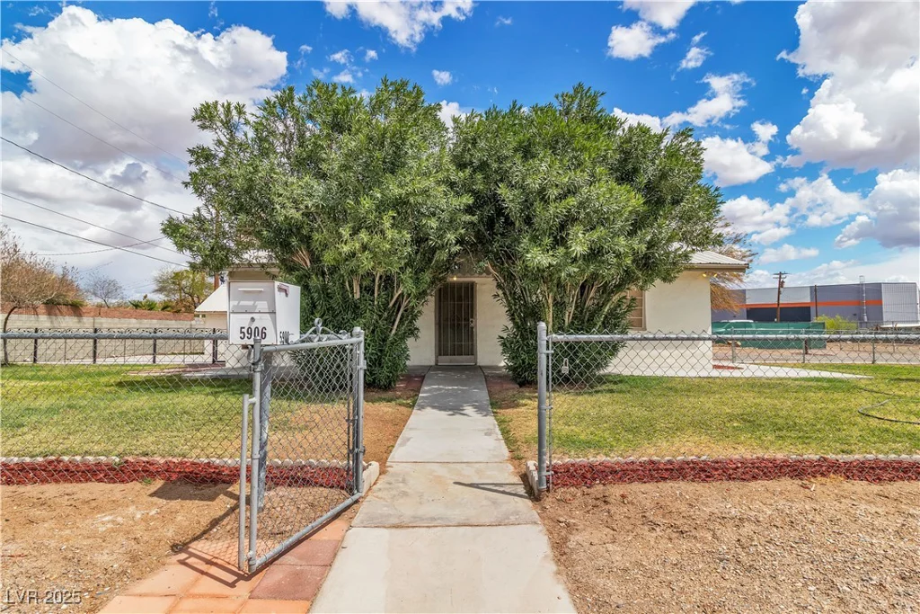 5906 Bunch, Las Vegas, NV 89122