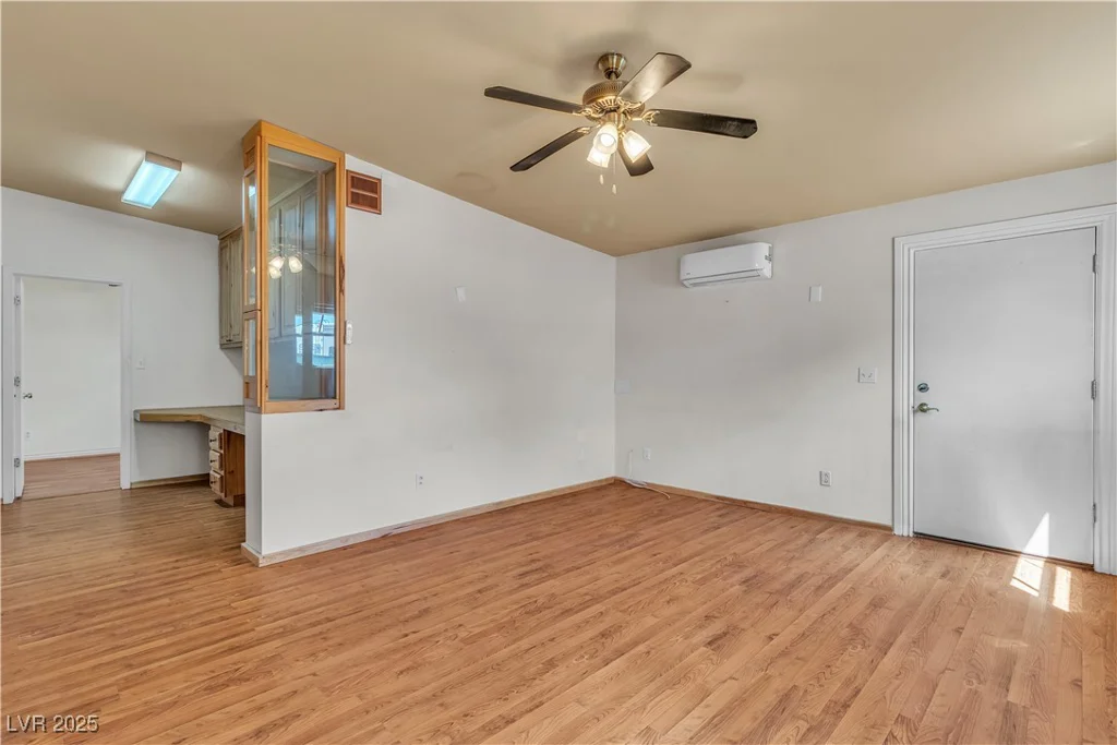 5906 Bunch, Las Vegas, NV 89122
