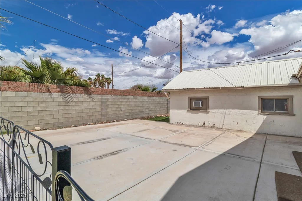 5906 Bunch, Las Vegas, NV 89122