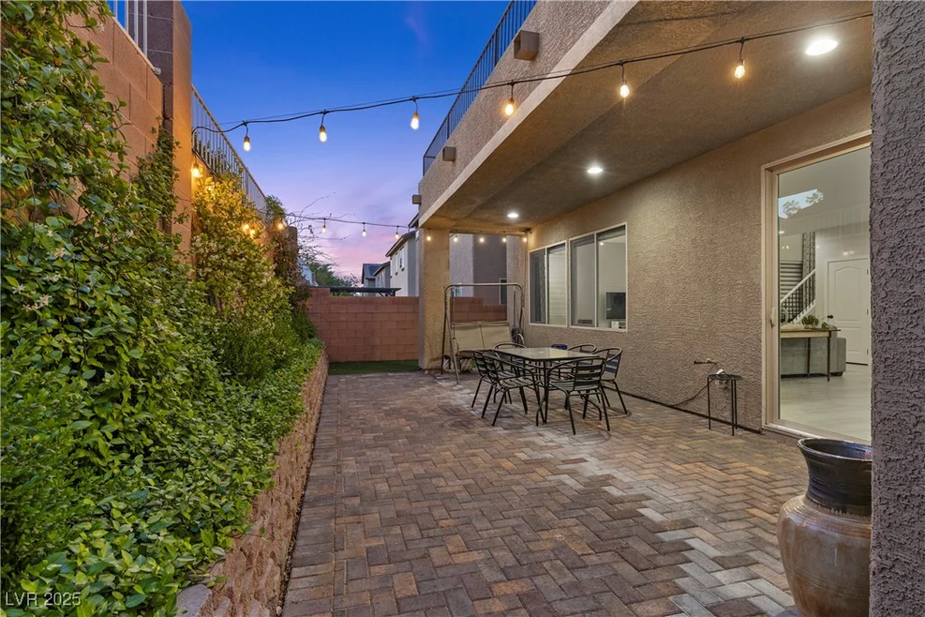 3268 Grayson Lake, Las Vegas, NV 89129