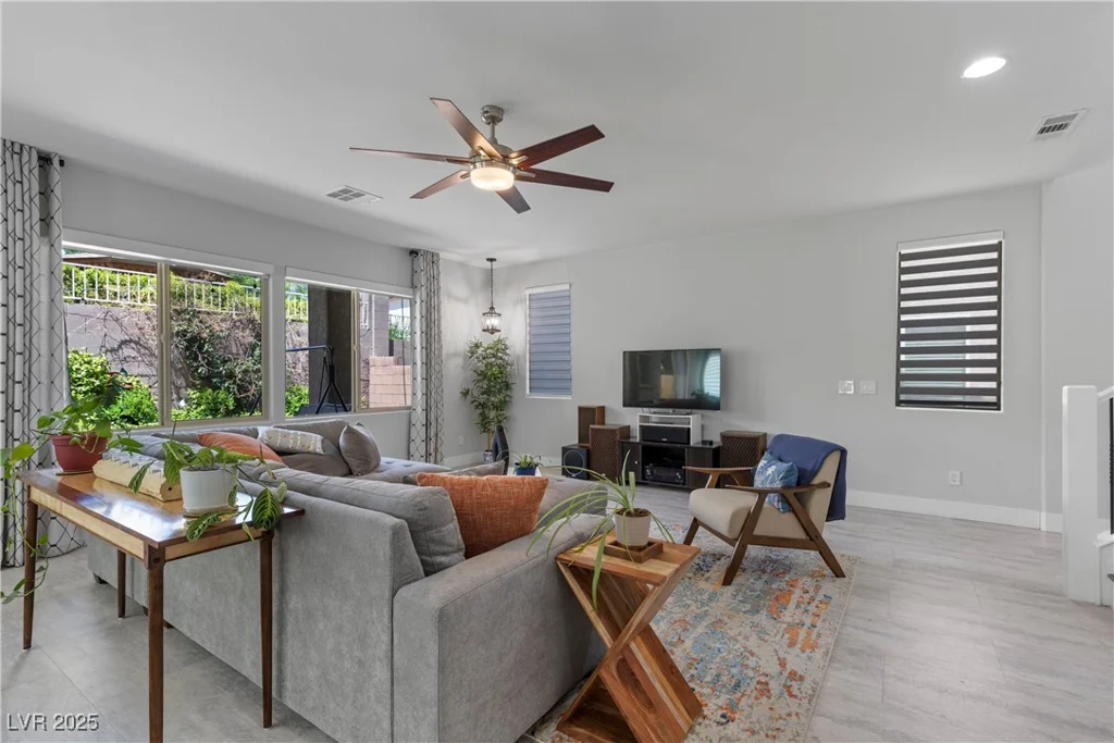 3268 Grayson Lake, Las Vegas, NV 89129