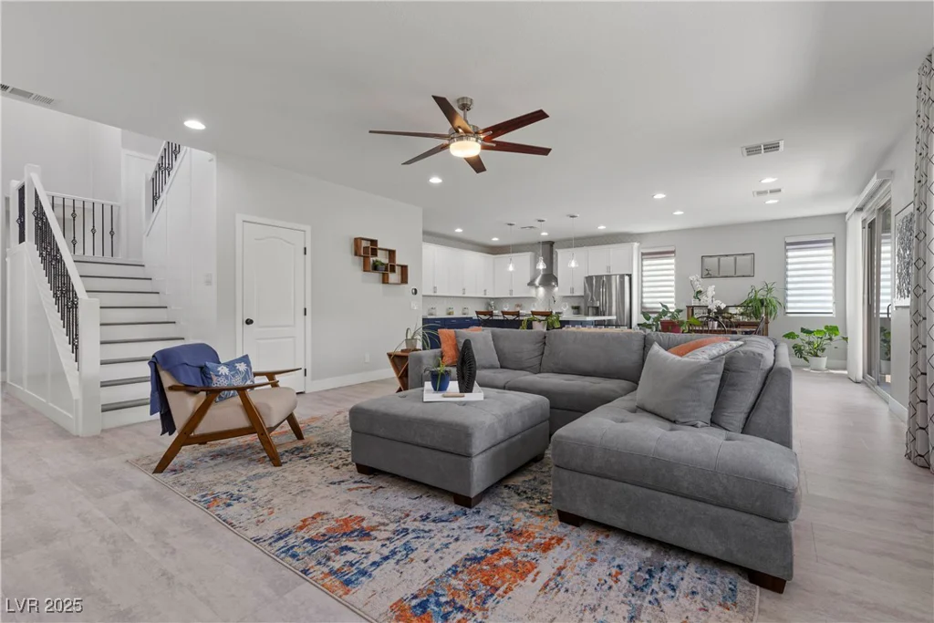 3268 Grayson Lake, Las Vegas, NV 89129
