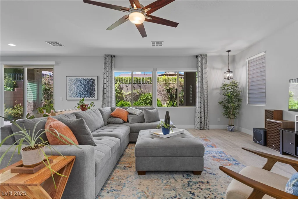 3268 Grayson Lake, Las Vegas, NV 89129